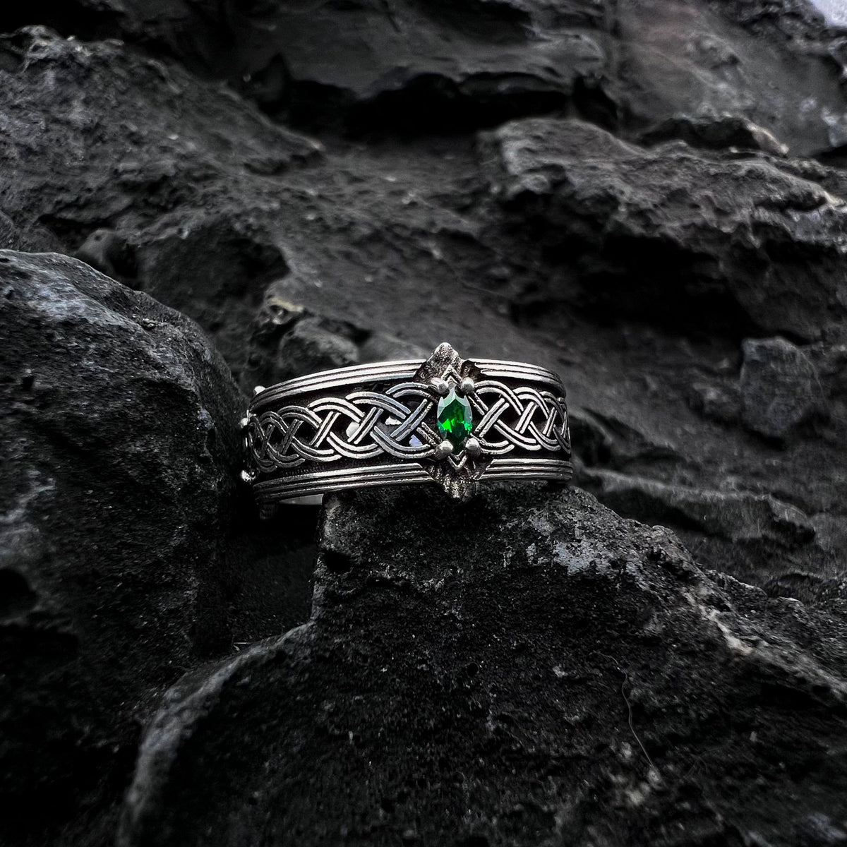 Handcrafted 925 Silver Green Gemstone Celtic Ring