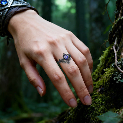 Black Oval Crown Ring Set